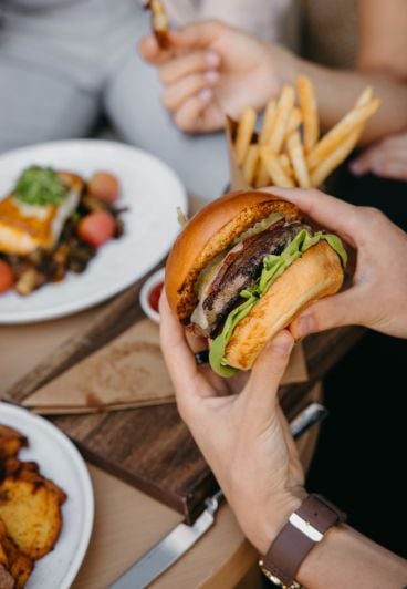 The Surfing Fox Cheeseburger