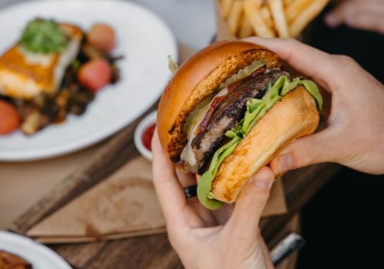The Surfing Fox Cheeseburger
